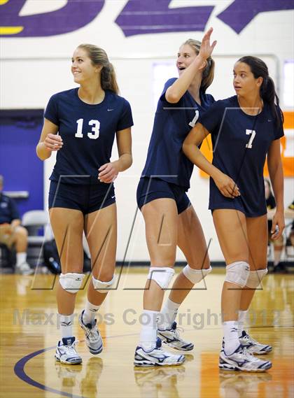 Thumbnail 1 in Galena vs Corona Del Mar (Durango Fall Classic) photogallery.