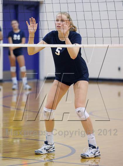 Thumbnail 3 in Galena vs Corona Del Mar (Durango Fall Classic) photogallery.