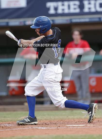 Thumbnail 3 in Winder-Barrow vs. Dana Hills (National High School Invitational) photogallery.