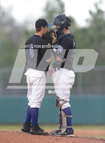 Thumbnail 2 in Winder-Barrow vs. Dana Hills (National High School Invitational) photogallery.
