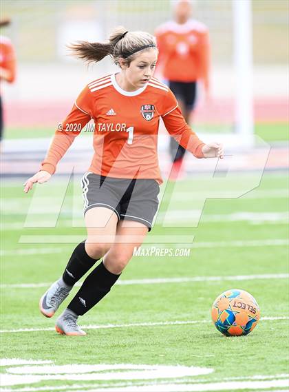 Thumbnail 2 in Lake Worth vs Springtown (Springtown Tournament) photogallery.