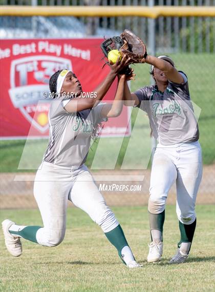Thumbnail 2 in Tracy vs. Whitney (CIF SJS D1 Final - game 1) photogallery.