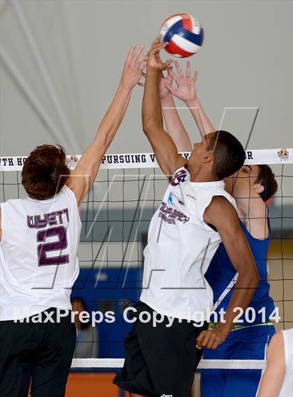 Thumbnail 3 in Laguna Beach vs. Saddleback Valley Christian (CIF SoCal D3 Regional Final) photogallery.