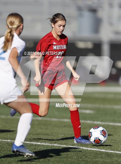 Thumbnail 3 in Crimson Cliffs vs. Sky View (UHSAA 4A Semifinal) photogallery.