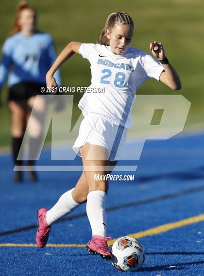 Thumbnail 2 in Crimson Cliffs vs. Sky View (UHSAA 4A Semifinal) photogallery.