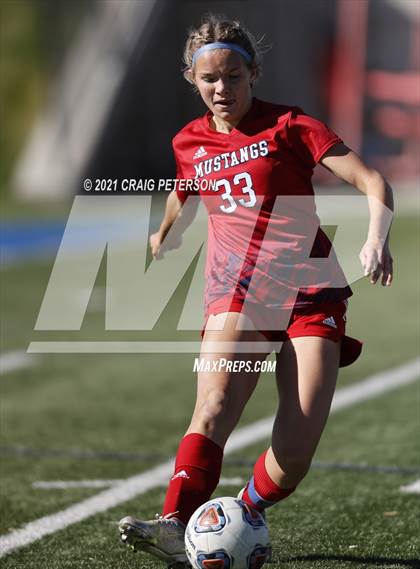 Thumbnail 3 in Crimson Cliffs vs. Sky View (UHSAA 4A Semifinal) photogallery.