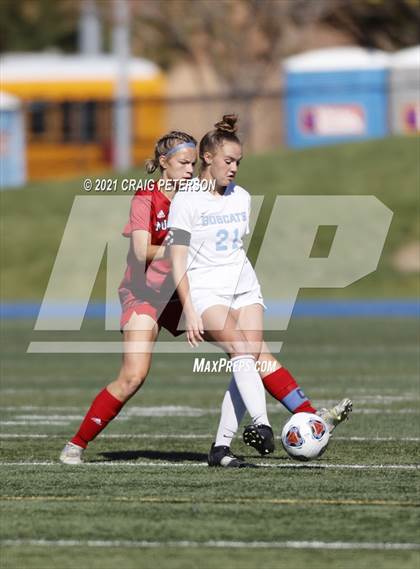 Thumbnail 2 in Crimson Cliffs vs. Sky View (UHSAA 4A Semifinal) photogallery.