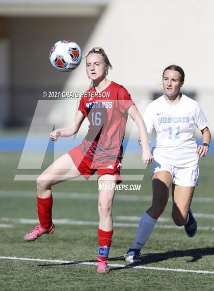 Thumbnail 1 in Crimson Cliffs vs. Sky View (UHSAA 4A Semifinal) photogallery.
