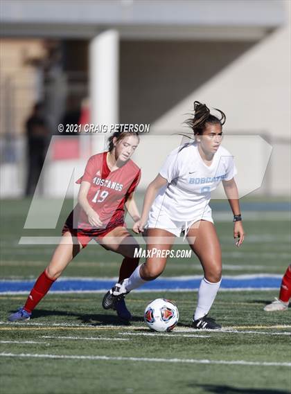 Thumbnail 3 in Crimson Cliffs vs. Sky View (UHSAA 4A Semifinal) photogallery.