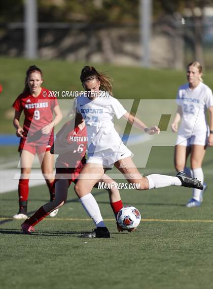 Thumbnail 2 in Crimson Cliffs vs. Sky View (UHSAA 4A Semifinal) photogallery.