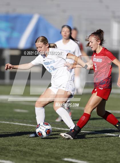 Thumbnail 2 in Crimson Cliffs vs. Sky View (UHSAA 4A Semifinal) photogallery.