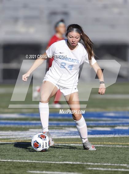 Thumbnail 2 in Crimson Cliffs vs. Sky View (UHSAA 4A Semifinal) photogallery.