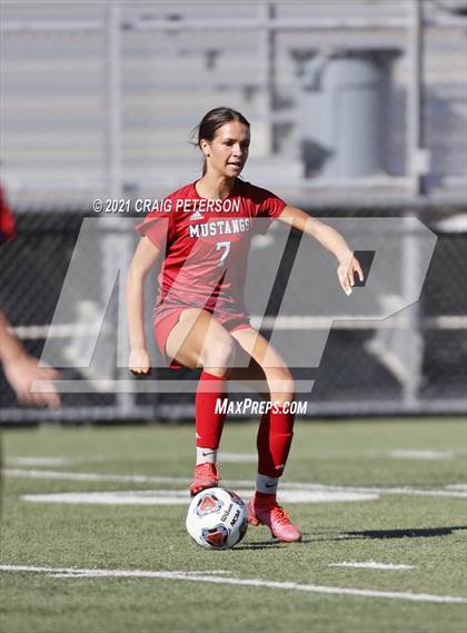 Thumbnail 3 in Crimson Cliffs vs. Sky View (UHSAA 4A Semifinal) photogallery.