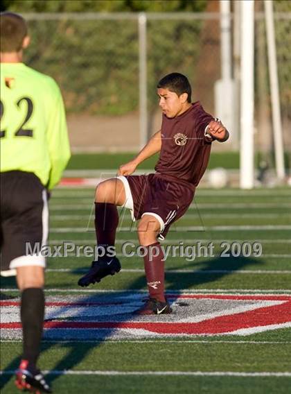 Thumbnail 2 in Golden Valley vs. Jesuit (CIF SJS D1 Final) photogallery.