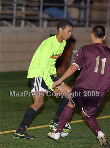 Thumbnail 2 in Golden Valley vs. Jesuit (CIF SJS D1 Final) photogallery.