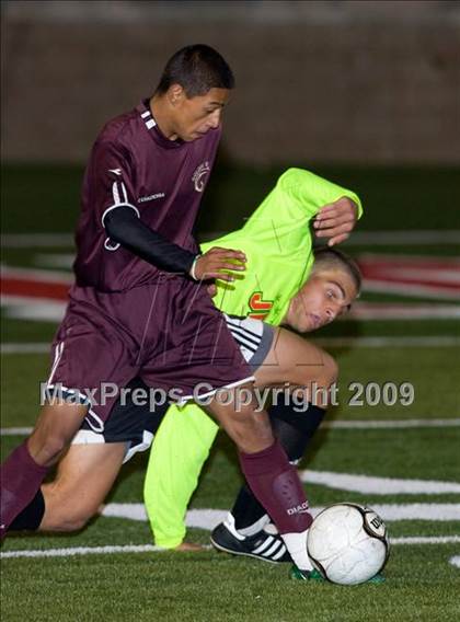 Thumbnail 3 in Golden Valley vs. Jesuit (CIF SJS D1 Final) photogallery.