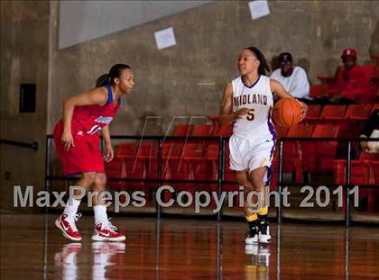 Thumbnail 1 in Midland vs. Duncanville (5A Regional Semifinal Playoffs) photogallery.