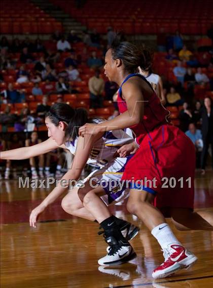 Thumbnail 3 in Midland vs. Duncanville (5A Regional Semifinal Playoffs) photogallery.