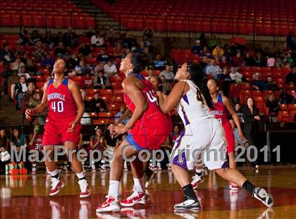 Thumbnail 3 in Midland vs. Duncanville (5A Regional Semifinal Playoffs) photogallery.