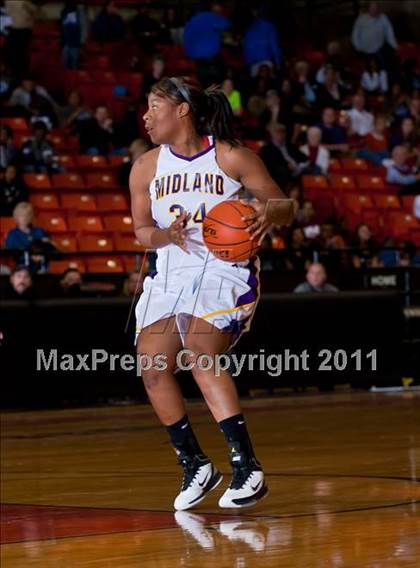 Thumbnail 2 in Midland vs. Duncanville (5A Regional Semifinal Playoffs) photogallery.