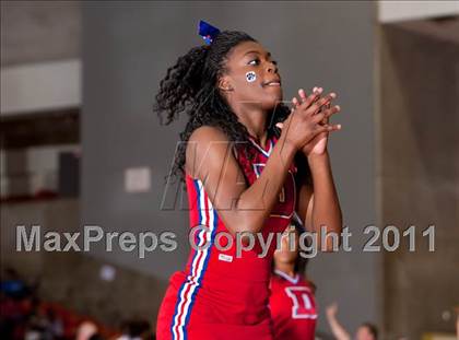 Thumbnail 2 in Midland vs. Duncanville (5A Regional Semifinal Playoffs) photogallery.