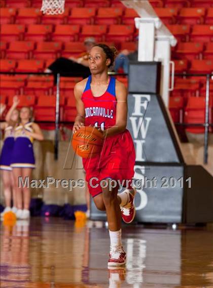 Thumbnail 3 in Midland vs. Duncanville (5A Regional Semifinal Playoffs) photogallery.