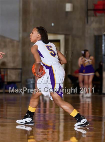 Thumbnail 1 in Midland vs. Duncanville (5A Regional Semifinal Playoffs) photogallery.