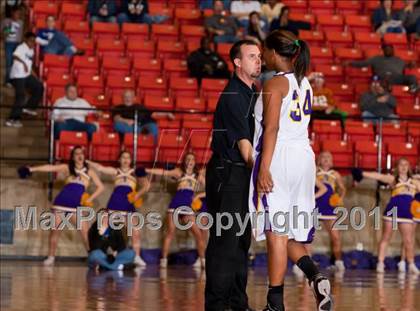 Thumbnail 1 in Midland vs. Duncanville (5A Regional Semifinal Playoffs) photogallery.