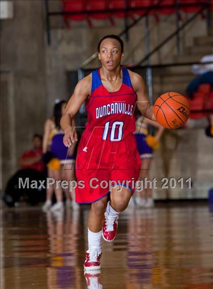 Thumbnail 2 in Midland vs. Duncanville (5A Regional Semifinal Playoffs) photogallery.