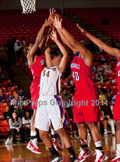 Thumbnail 2 in Midland vs. Duncanville (5A Regional Semifinal Playoffs) photogallery.