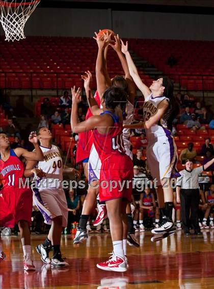 Thumbnail 2 in Midland vs. Duncanville (5A Regional Semifinal Playoffs) photogallery.