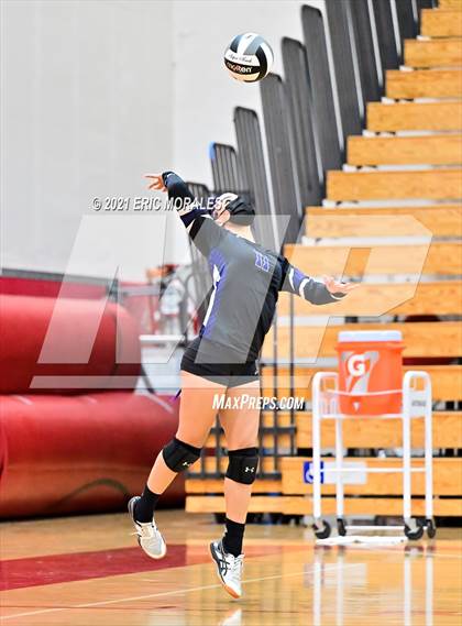 Thumbnail 2 in Foothills Christian vs Santana (CIF SDS D4 Final) photogallery.
