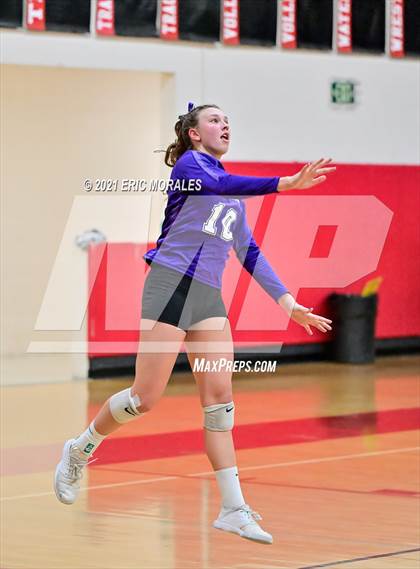 Thumbnail 3 in Foothills Christian vs Santana (CIF SDS D4 Final) photogallery.