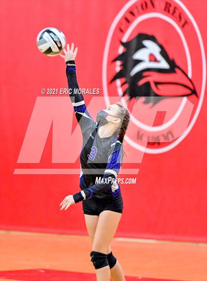 Thumbnail 3 in Foothills Christian vs Santana (CIF SDS D4 Final) photogallery.