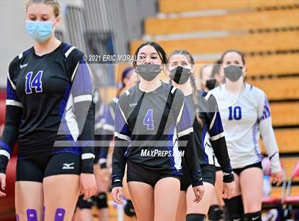 Thumbnail 2 in Foothills Christian vs Santana (CIF SDS D4 Final) photogallery.