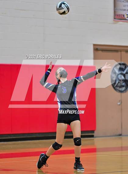 Thumbnail 2 in Foothills Christian vs Santana (CIF SDS D4 Final) photogallery.