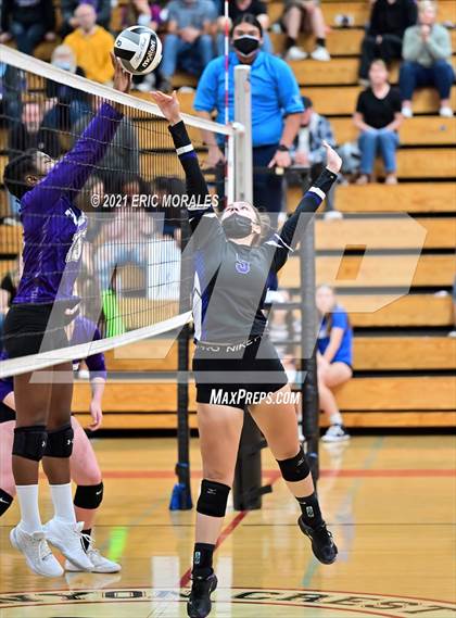 Thumbnail 3 in Foothills Christian vs Santana (CIF SDS D4 Final) photogallery.