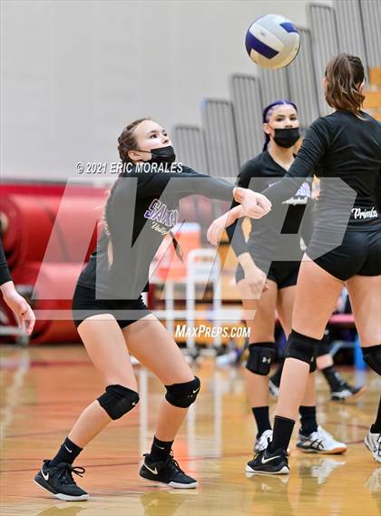 Thumbnail 1 in Foothills Christian vs Santana (CIF SDS D4 Final) photogallery.