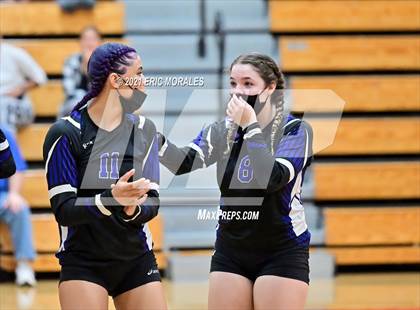 Thumbnail 2 in Foothills Christian vs Santana (CIF SDS D4 Final) photogallery.