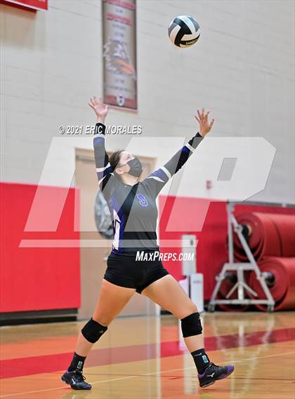 Thumbnail 2 in Foothills Christian vs Santana (CIF SDS D4 Final) photogallery.