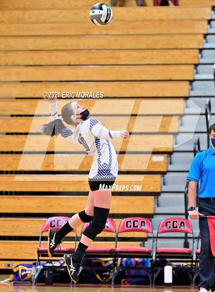 Thumbnail 3 in Foothills Christian vs Santana (CIF SDS D4 Final) photogallery.