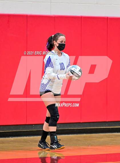 Thumbnail 1 in Foothills Christian vs Santana (CIF SDS D4 Final) photogallery.