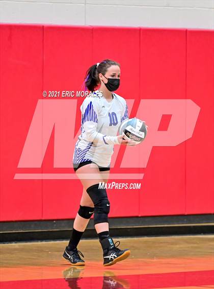 Thumbnail 2 in Foothills Christian vs Santana (CIF SDS D4 Final) photogallery.
