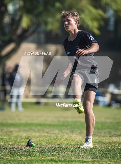 Thumbnail 2 in Loyola VS Servite photogallery.