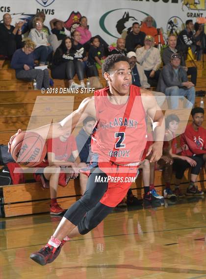 Thumbnail 3 in Christian Brothers vs. Pleasant Grove (Adidas Challenge) photogallery.