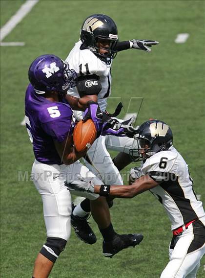 Thumbnail 2 in Middletown vs. Warren Central (Kirk Herbstreit Varsity Football Series) photogallery.