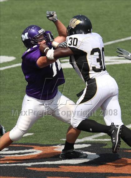 Thumbnail 3 in Middletown vs. Warren Central (Kirk Herbstreit Varsity Football Series) photogallery.