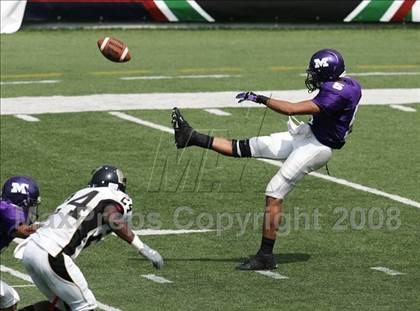 Thumbnail 2 in Middletown vs. Warren Central (Kirk Herbstreit Varsity Football Series) photogallery.