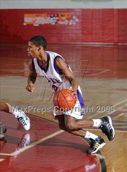 Thumbnail 2 in Islip vs. Sachem East (East Islip Tournament) photogallery.