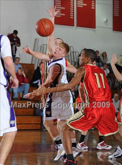 Thumbnail 3 in Islip vs. Sachem East (East Islip Tournament) photogallery.